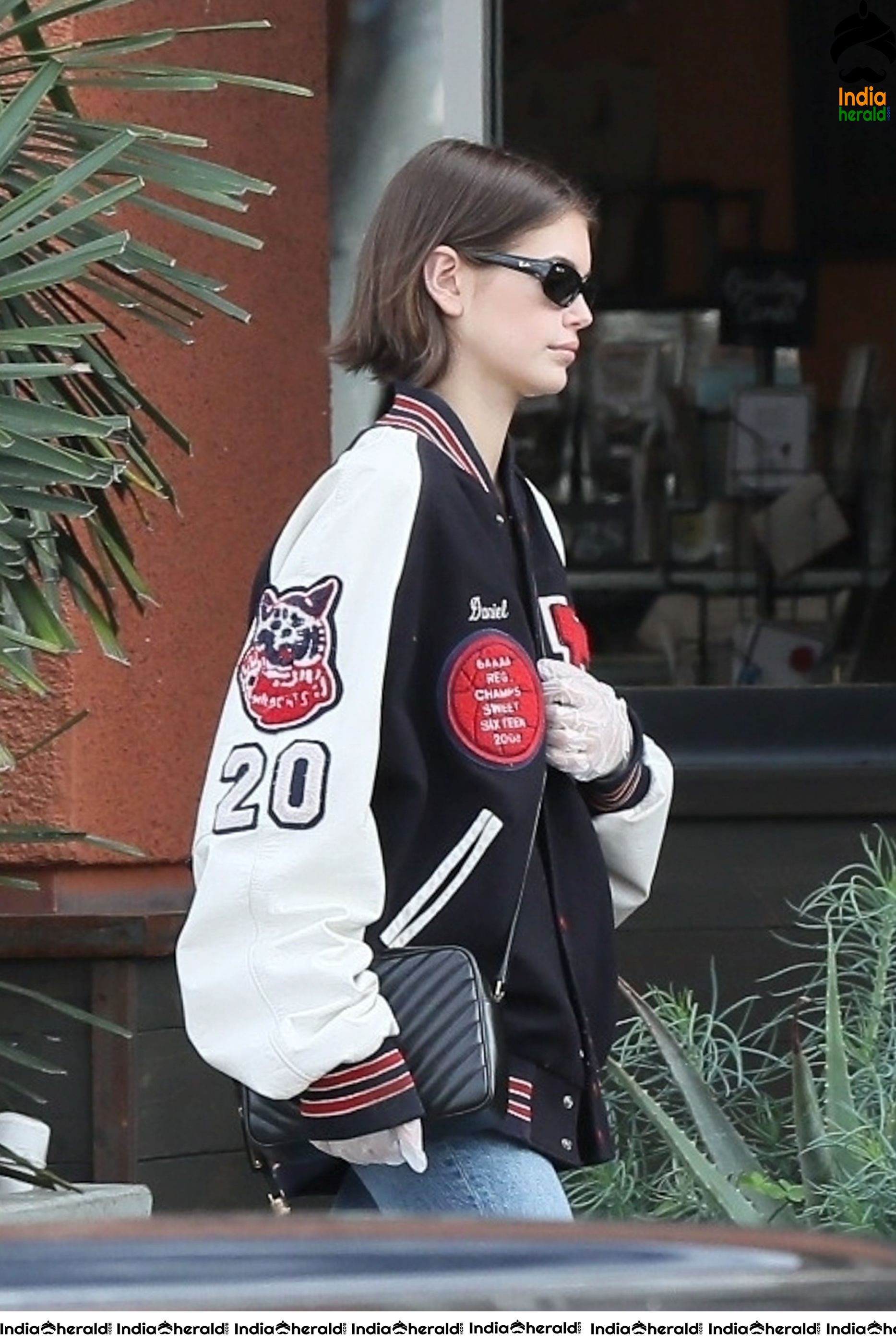 Ashley Benson and Cara Delevingne does Grocery shopping with Kaia Gerber in West Hollywood