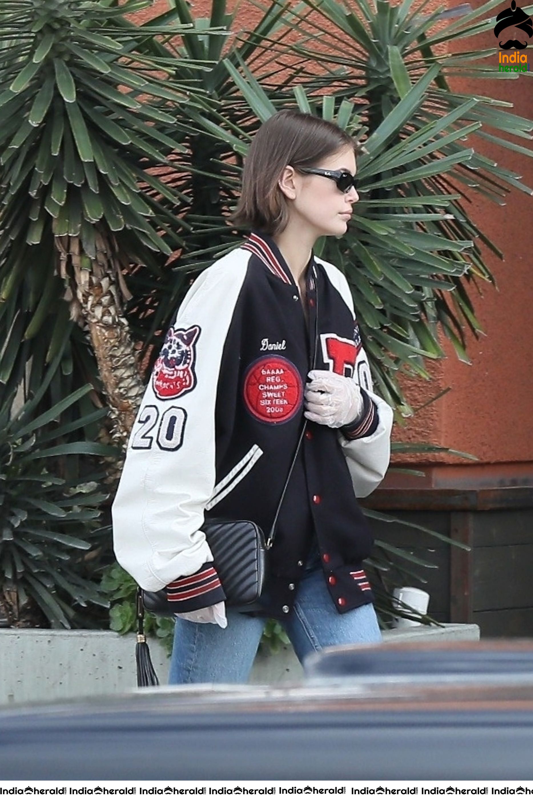 Ashley Benson and Cara Delevingne does Grocery shopping with Kaia Gerber in West Hollywood