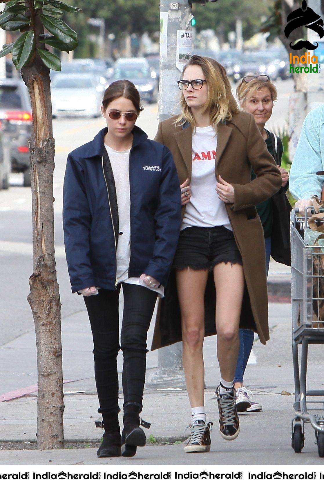 Ashley Benson and Cara Delevingne does Grocery shopping with Kaia Gerber in West Hollywood