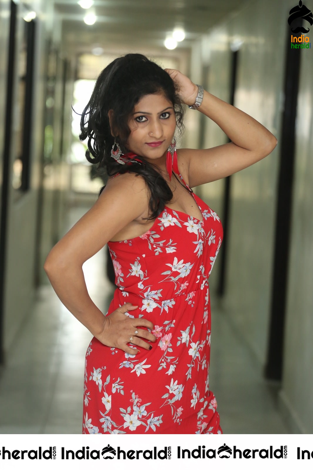 Asmitha Khan Hot Sizzling Thigh Show Stills Set 2