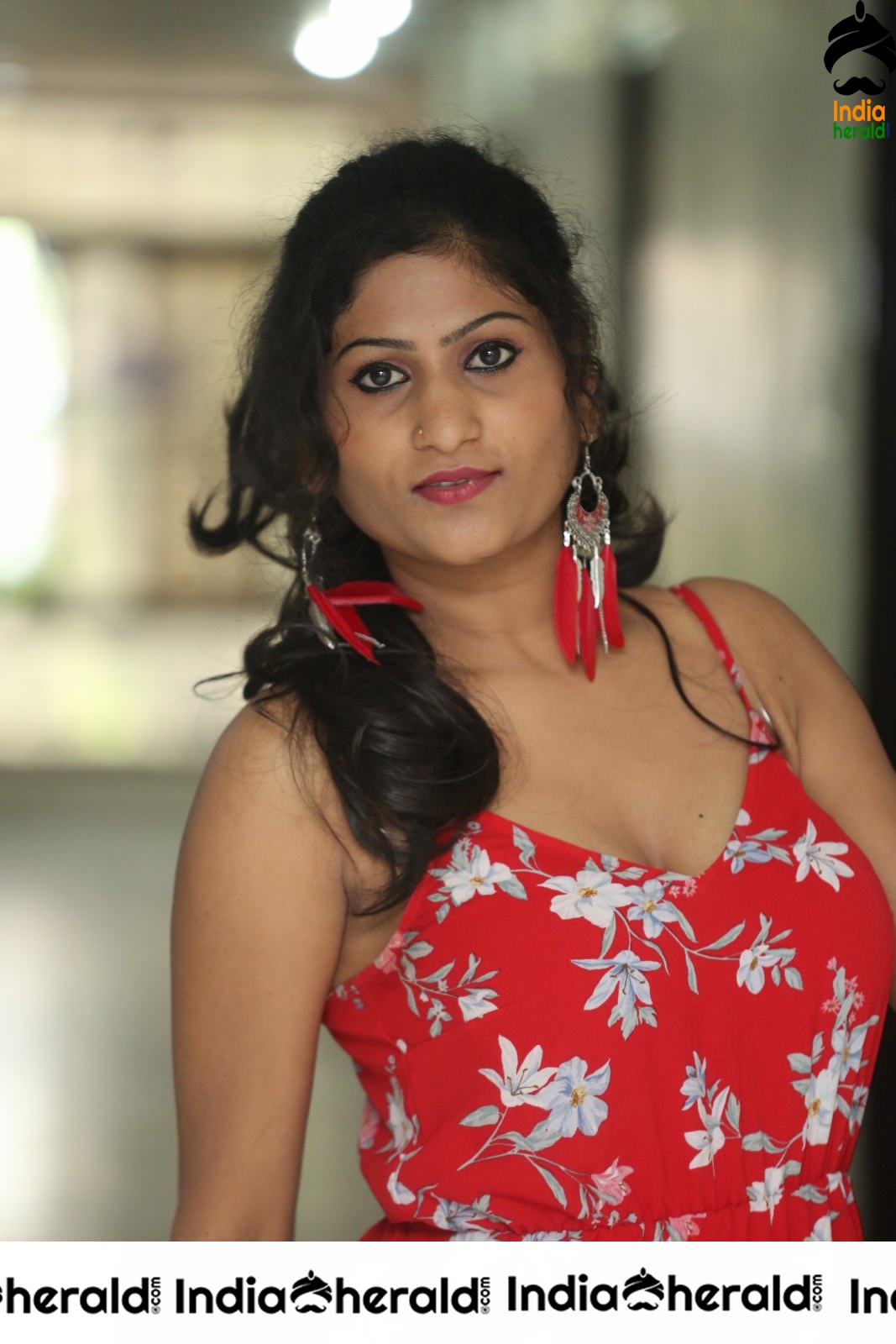 Asmitha Khan Hot Sizzling Thigh Show Stills Set 2