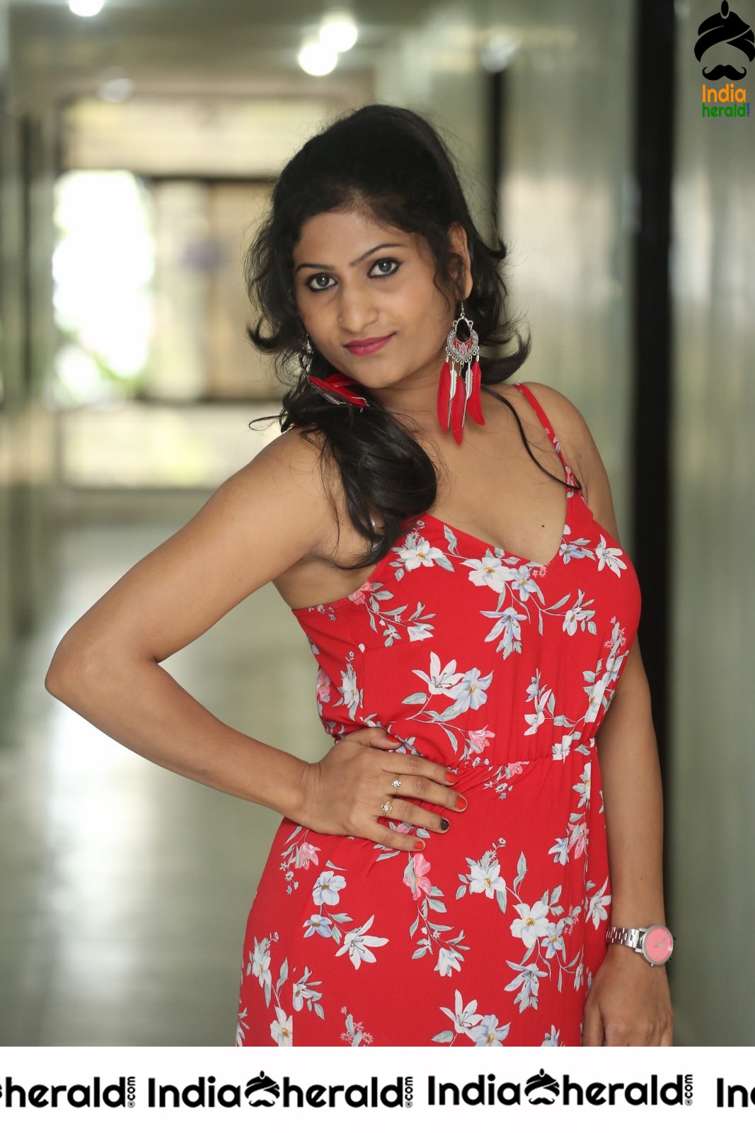 Asmitha Khan Hot Sizzling Thigh Show Stills Set 2