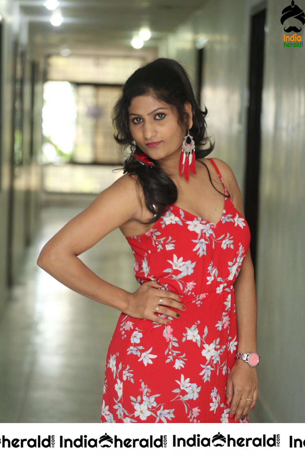 Asmitha Khan Hot Sizzling Thigh Show Stills Set 2