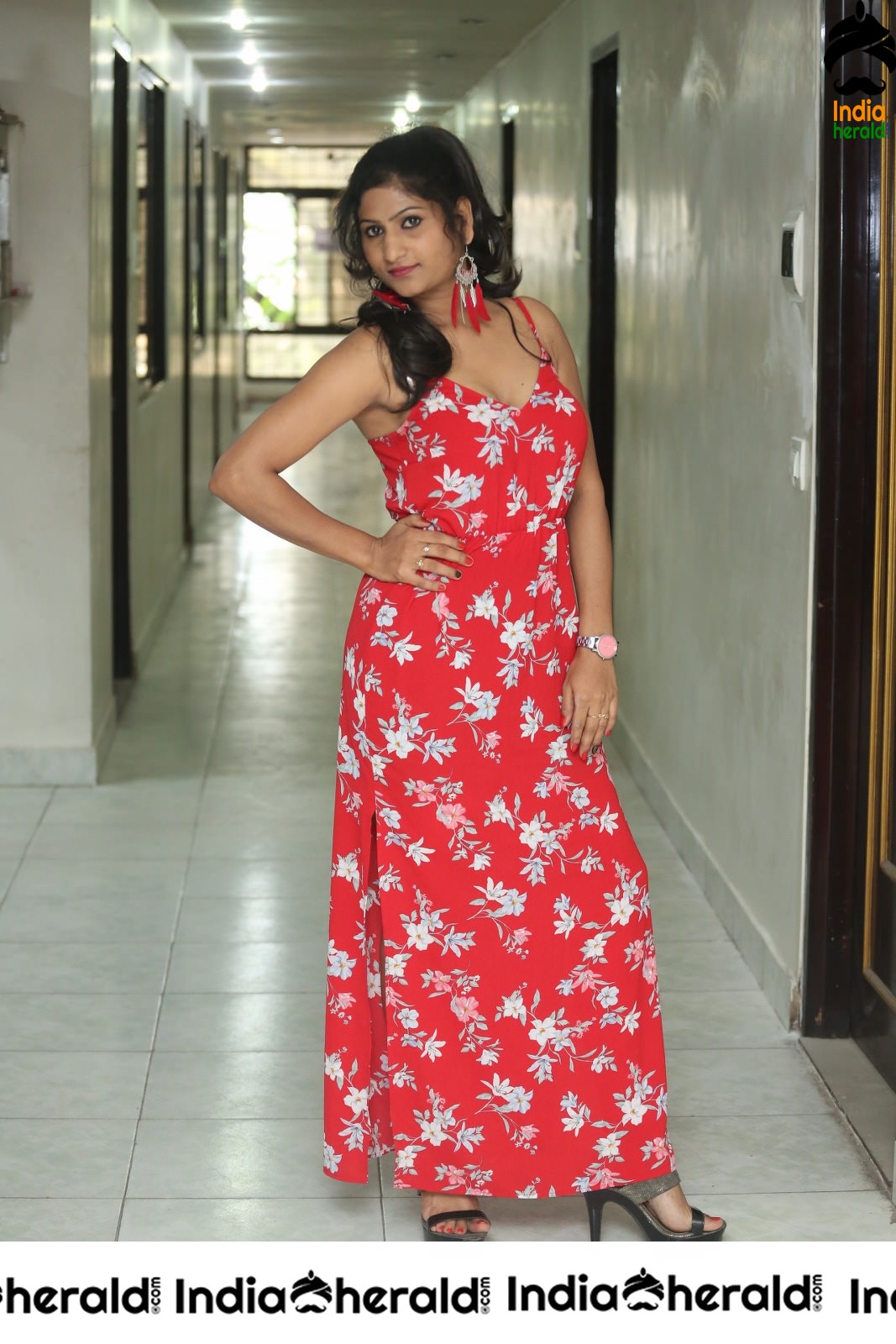 Asmitha Khan Hot Sizzling Thigh Show Stills Set 2