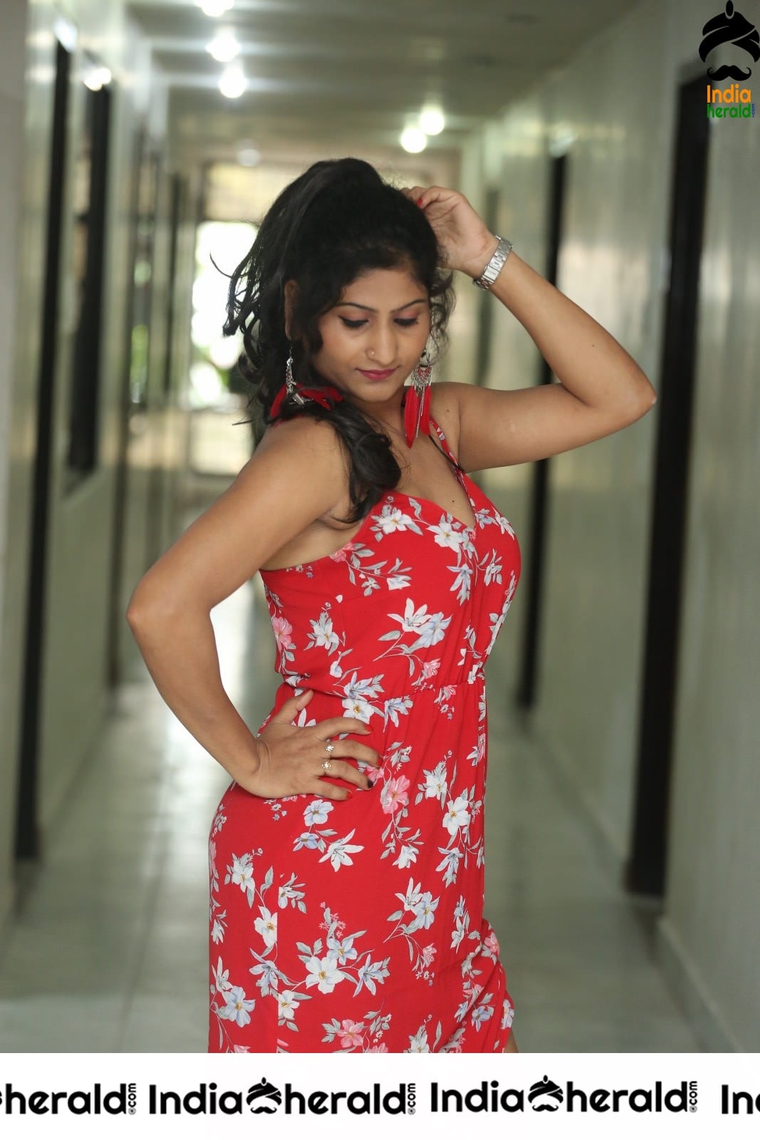 Asmitha Khan Hot Sizzling Thigh Show Stills Set 2