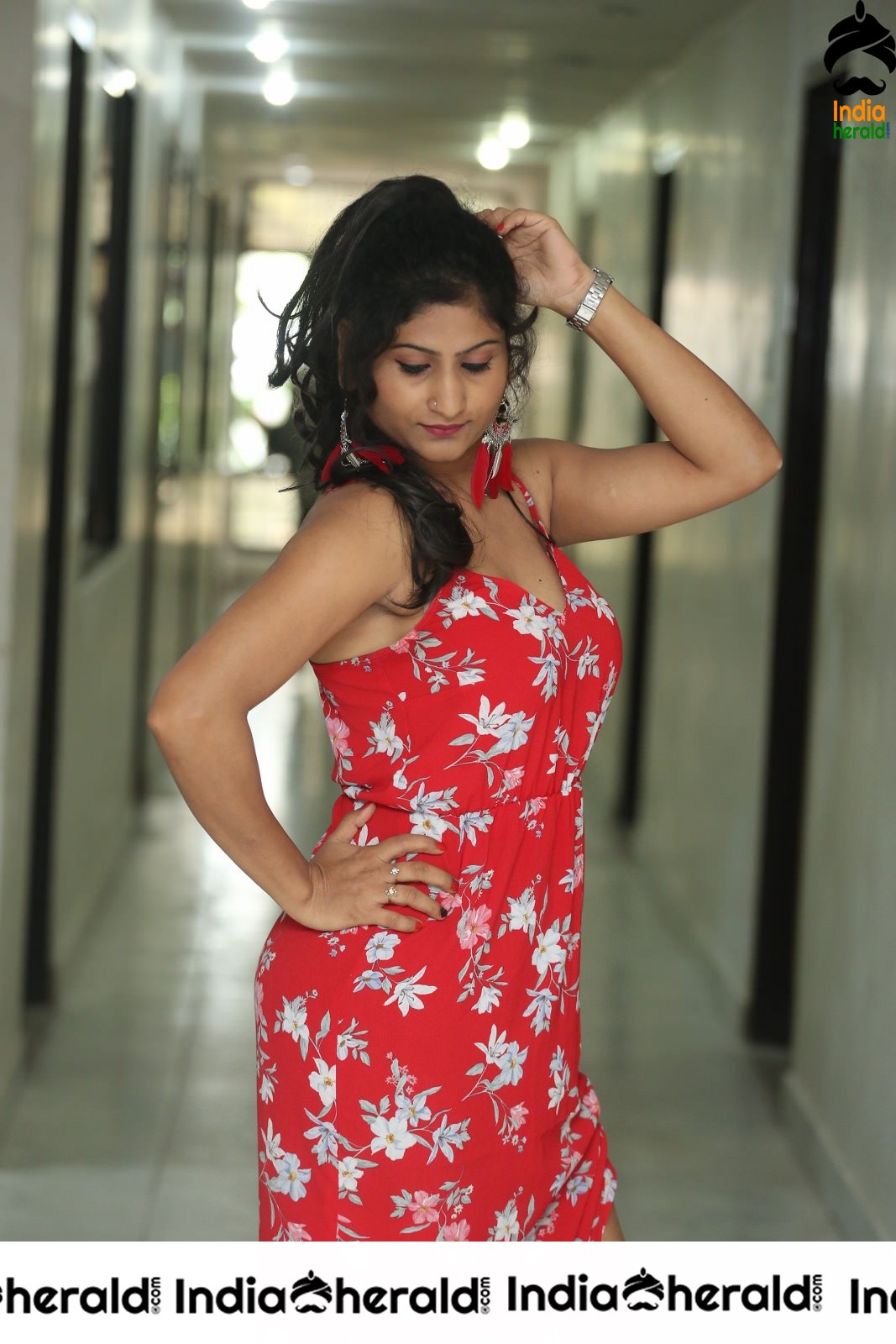 Asmitha Khan Hot Sizzling Thigh Show Stills Set 2