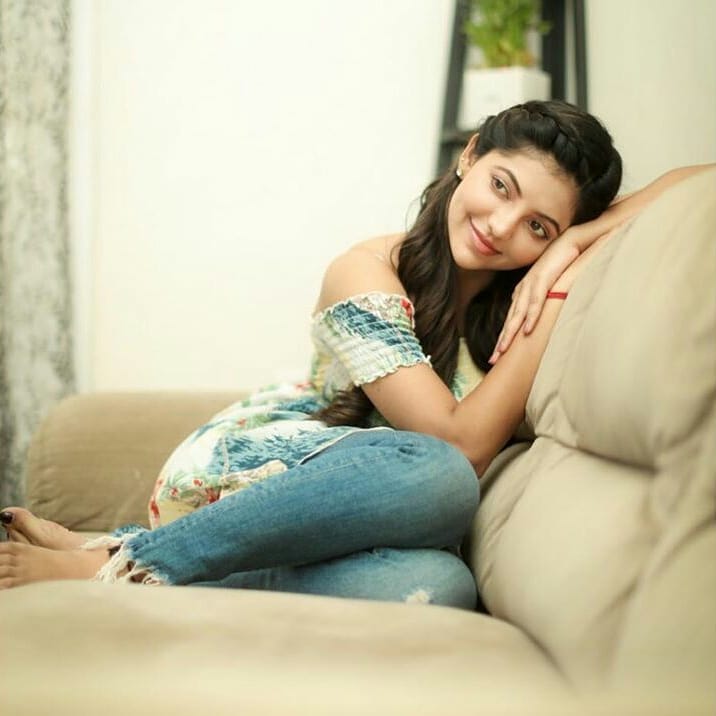 Athlya Latest Cute Photos