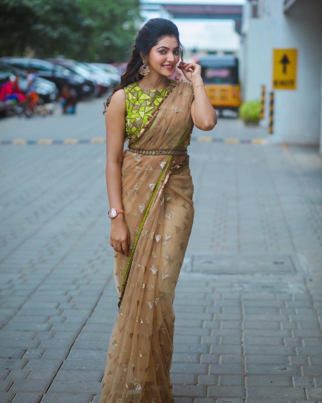 Athulya Looking Hot In Saree And Sleeveless Blouse With Hip Chain