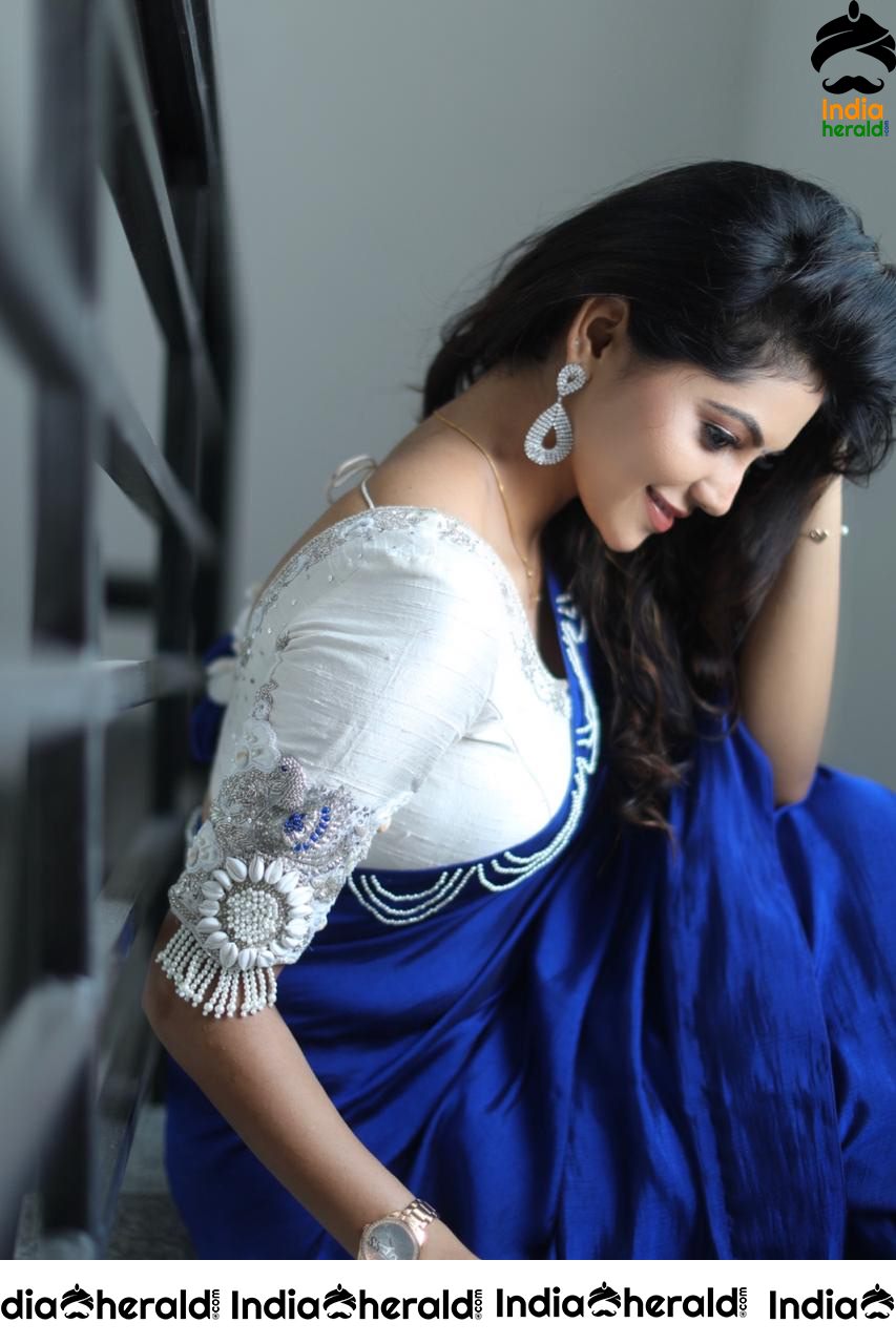 Athulya Ravi is Too Tempting and Seductive in these Clicks