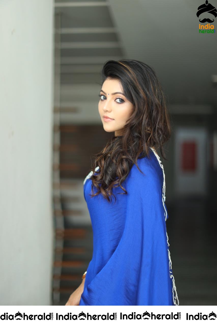Athulya Ravi is Too Tempting and Seductive in these Clicks