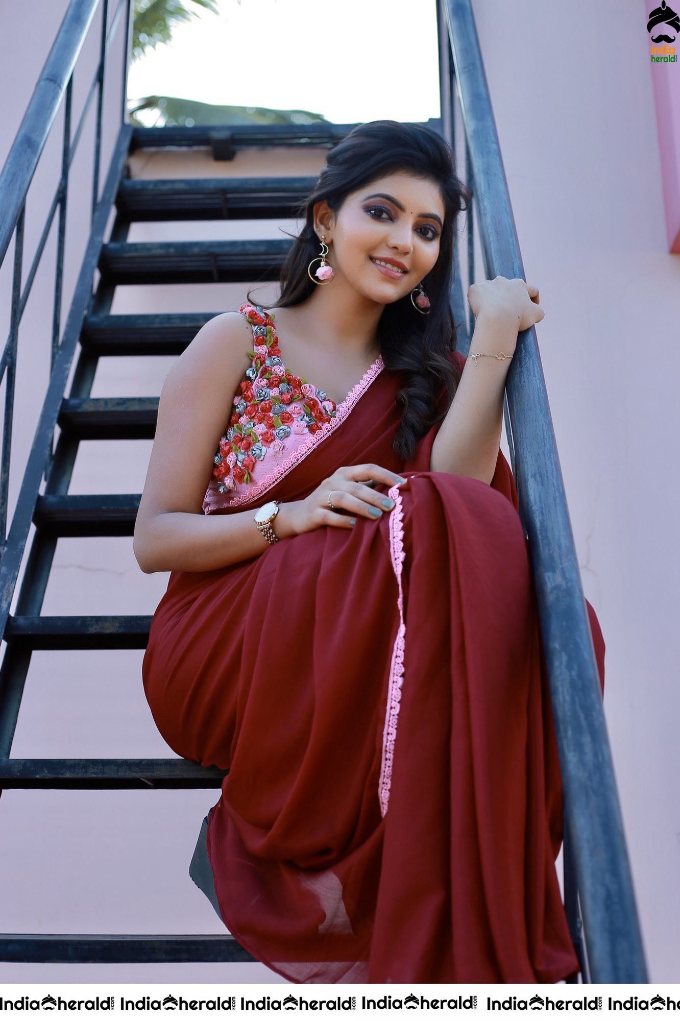 Athulya Ravi Latest Stills in Saree