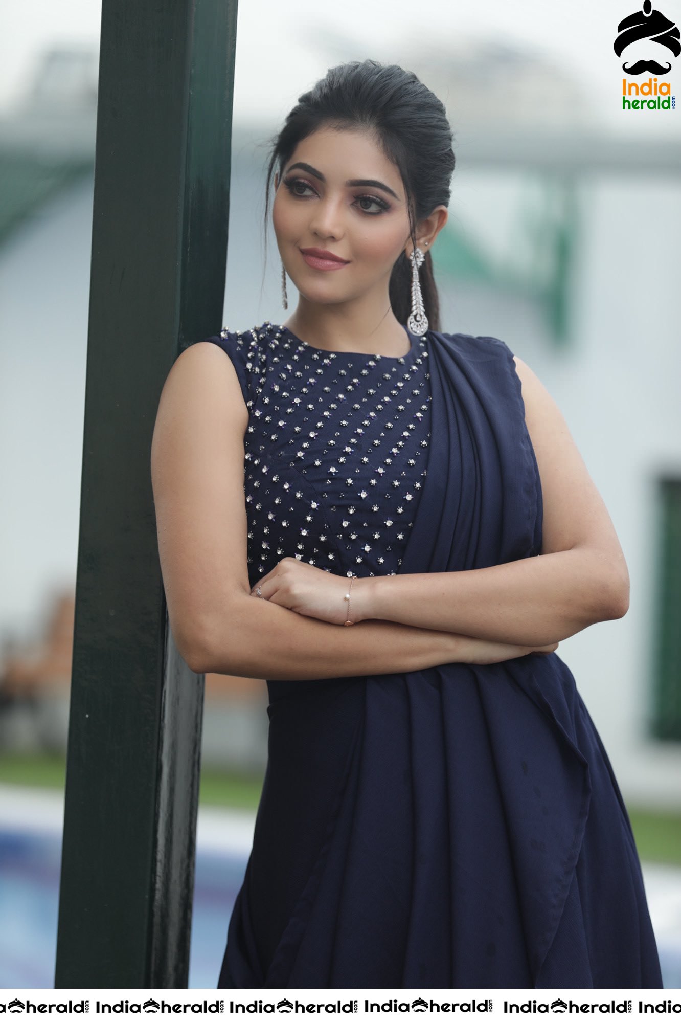 Athulya Ravi rocking in Sleeveless Purple Chudi