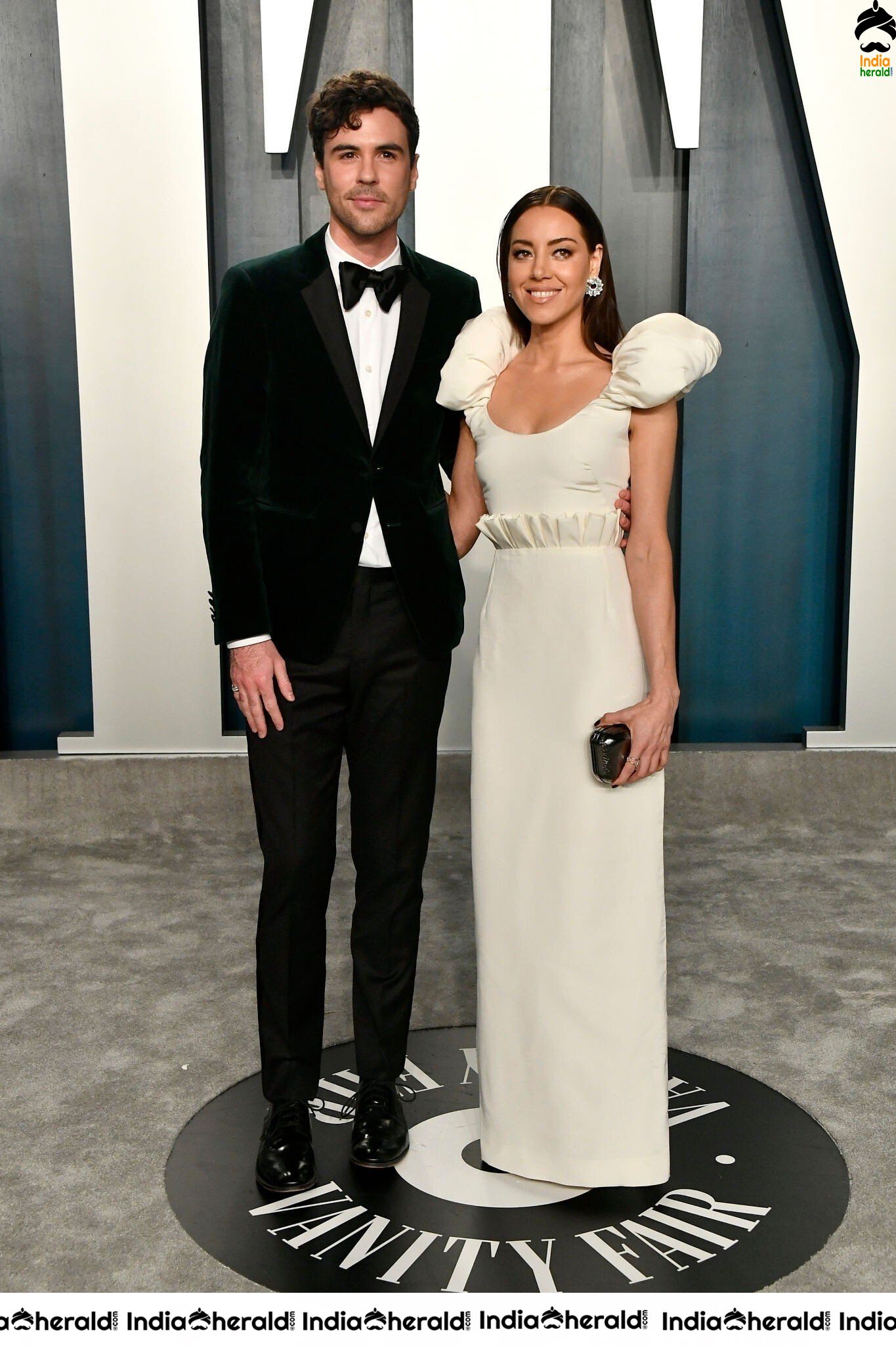 Aubrey Plaza at Vanity Fair Oscar Party in Beverly Hills Set 1