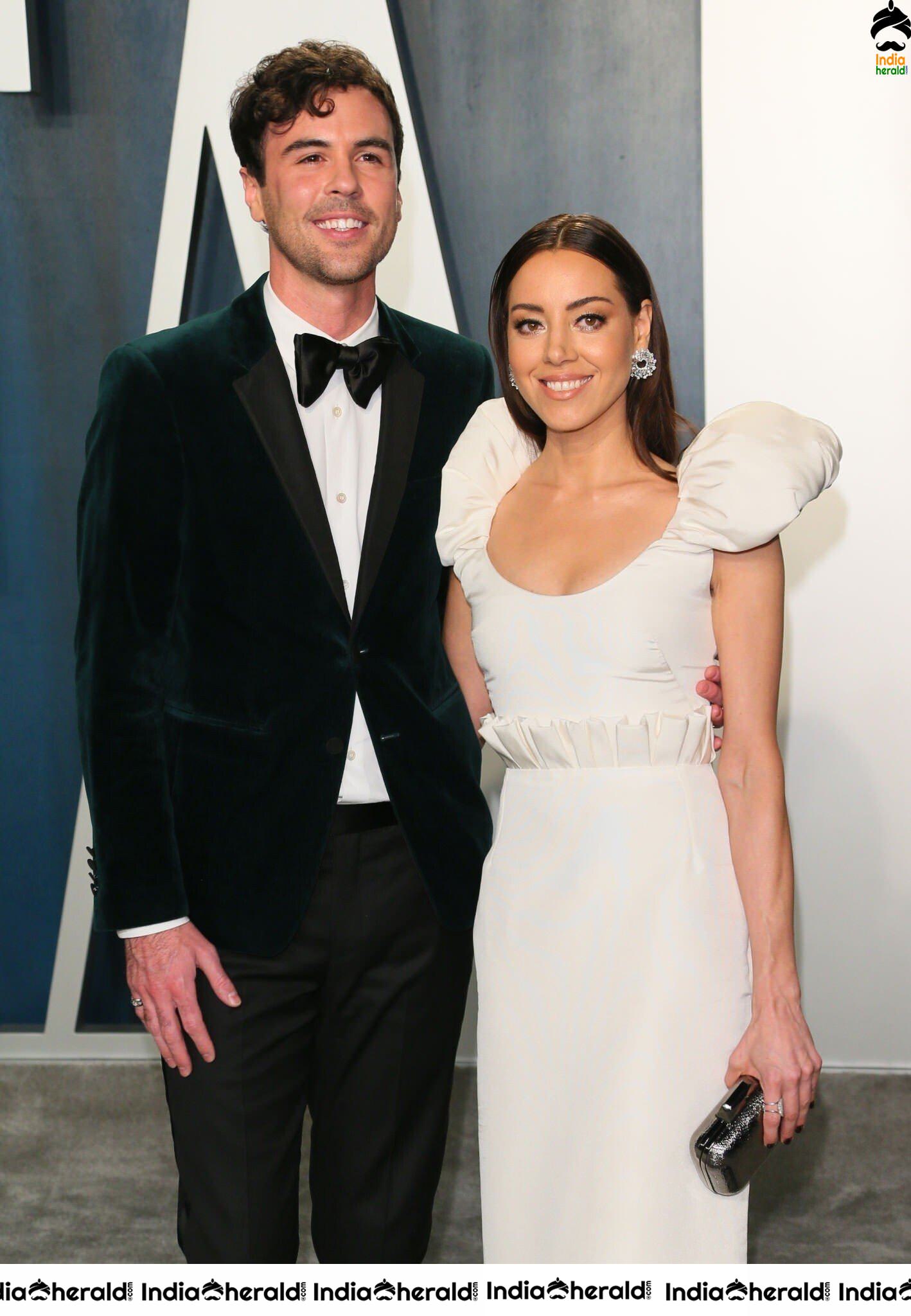 Aubrey Plaza at Vanity Fair Oscar Party in Beverly Hills Set 1