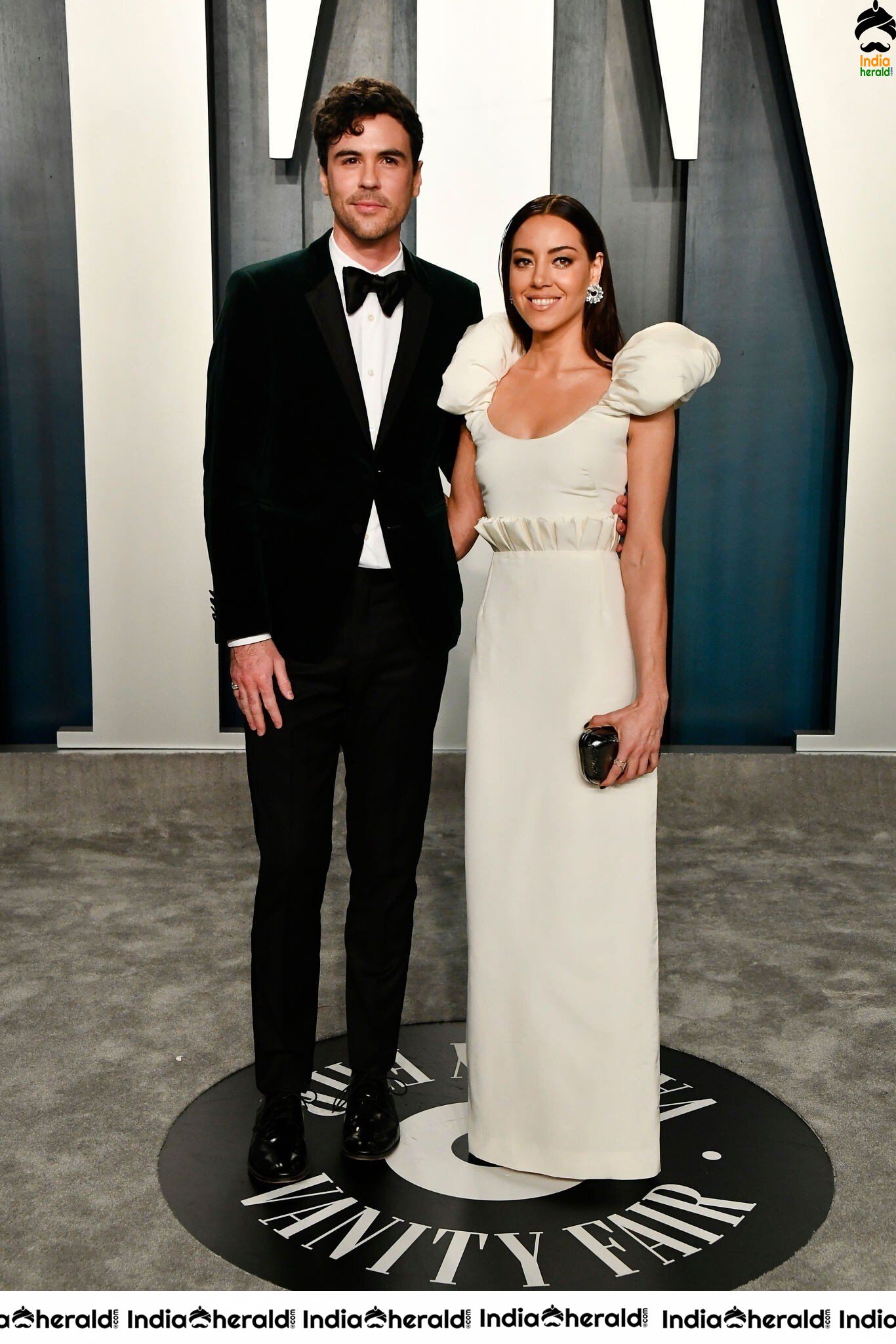 Aubrey Plaza at Vanity Fair Oscar Party in Beverly Hills Set 1