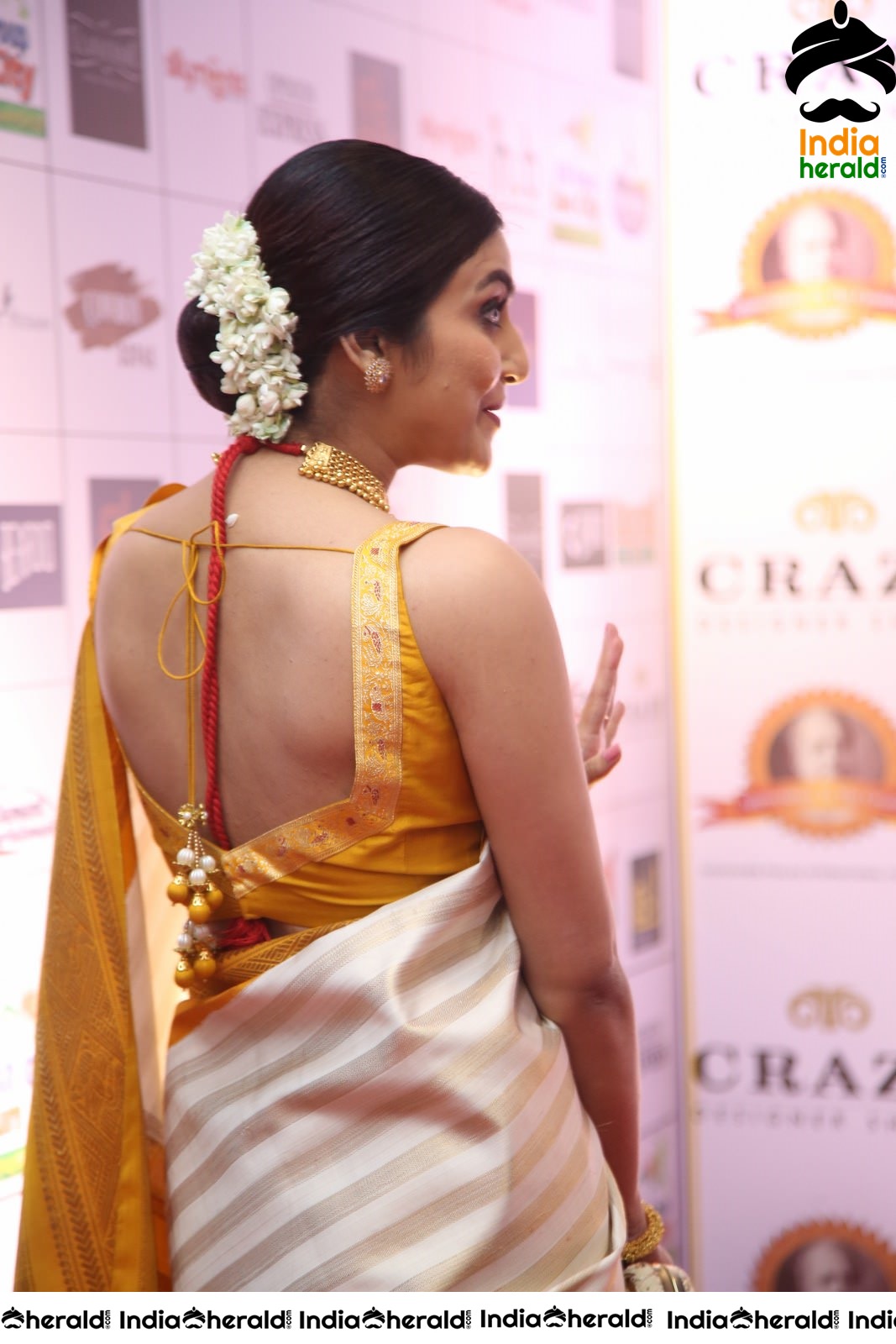 Avantika Mishra At Dada Saheb Phalke Award 2019