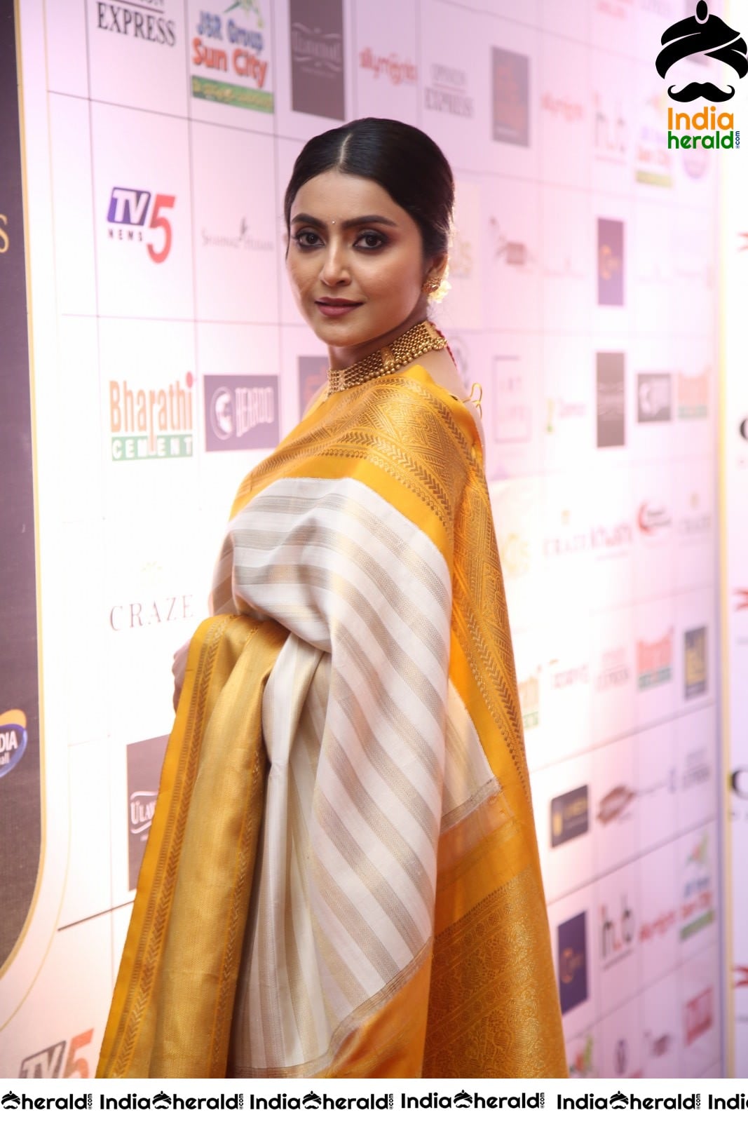 Avantika Mishra At Dada Saheb Phalke Award 2019