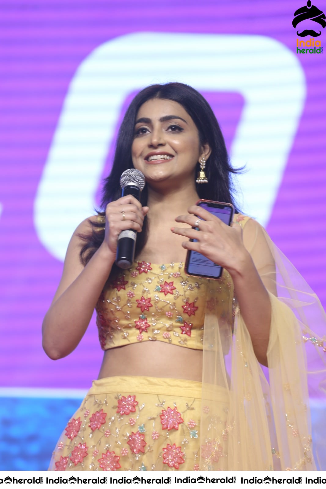 Avantika Mishra Flaunts her Teasing Waistline and Looks Hot at MMC Event Set 1