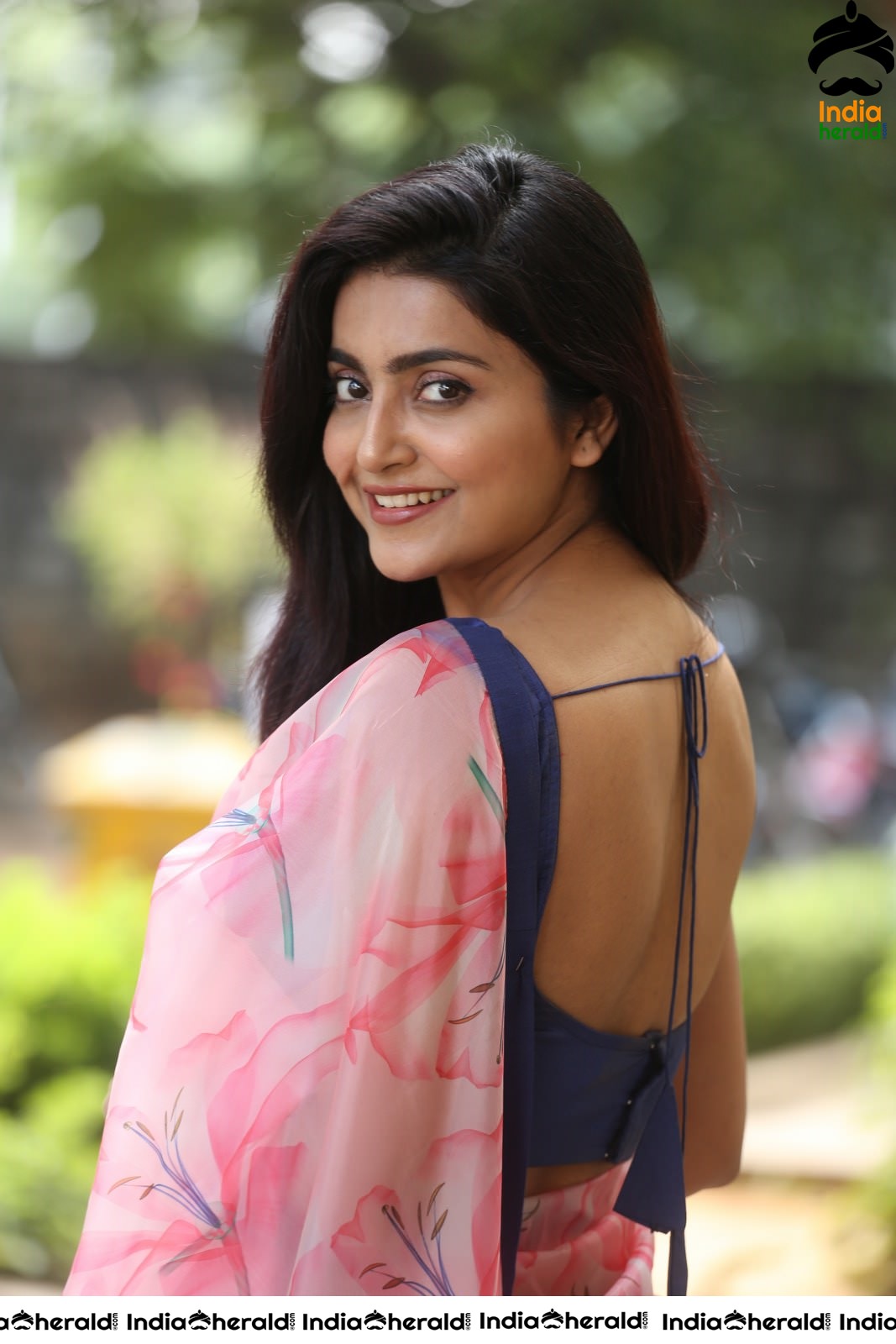Avantika Mishra Too Hot in Transpaent Pink Saree Set 1
