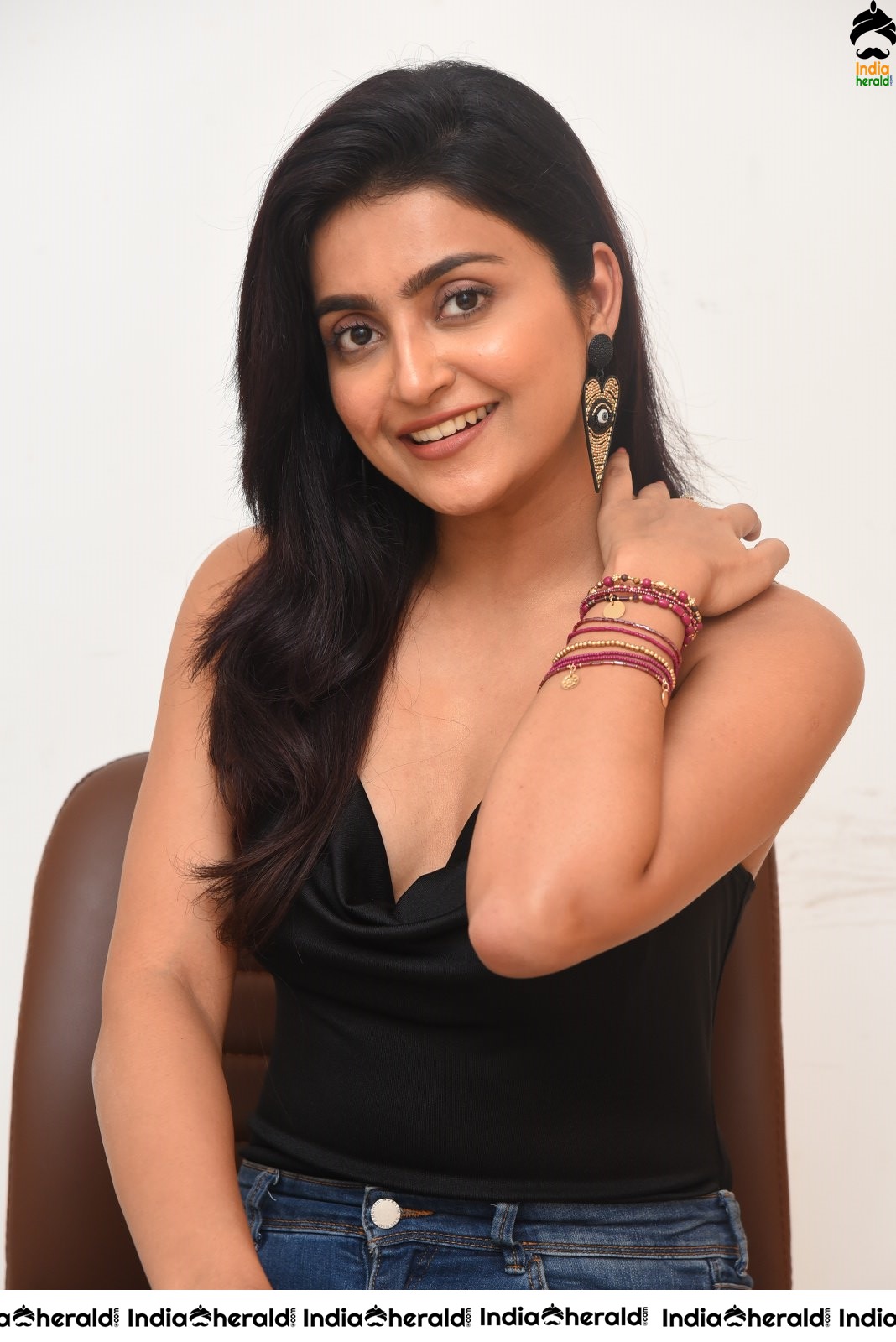 Avantika Mishra will make you drool over her in these Photos