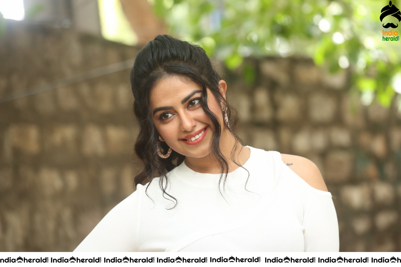 Avika Gor Cute and Teasing Hot Photos Compilation Set 1
