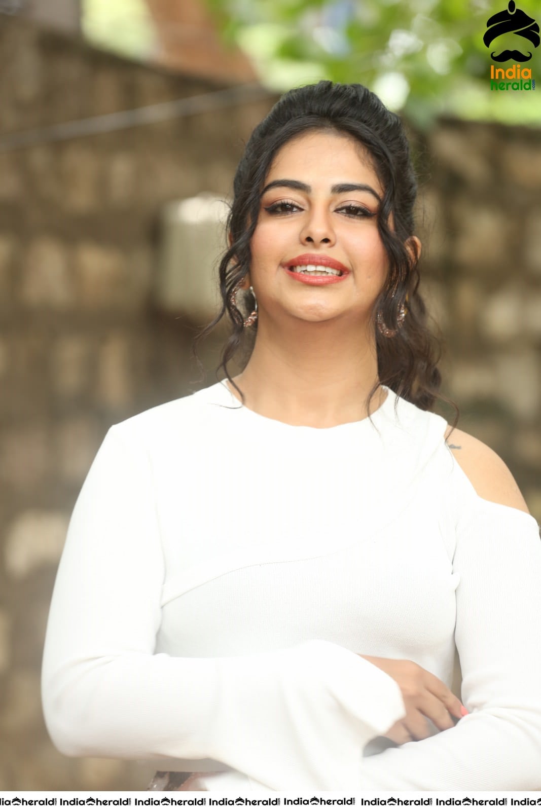 Avika Gor Latest Hot Thighs Show in White Dress Stills Set 4