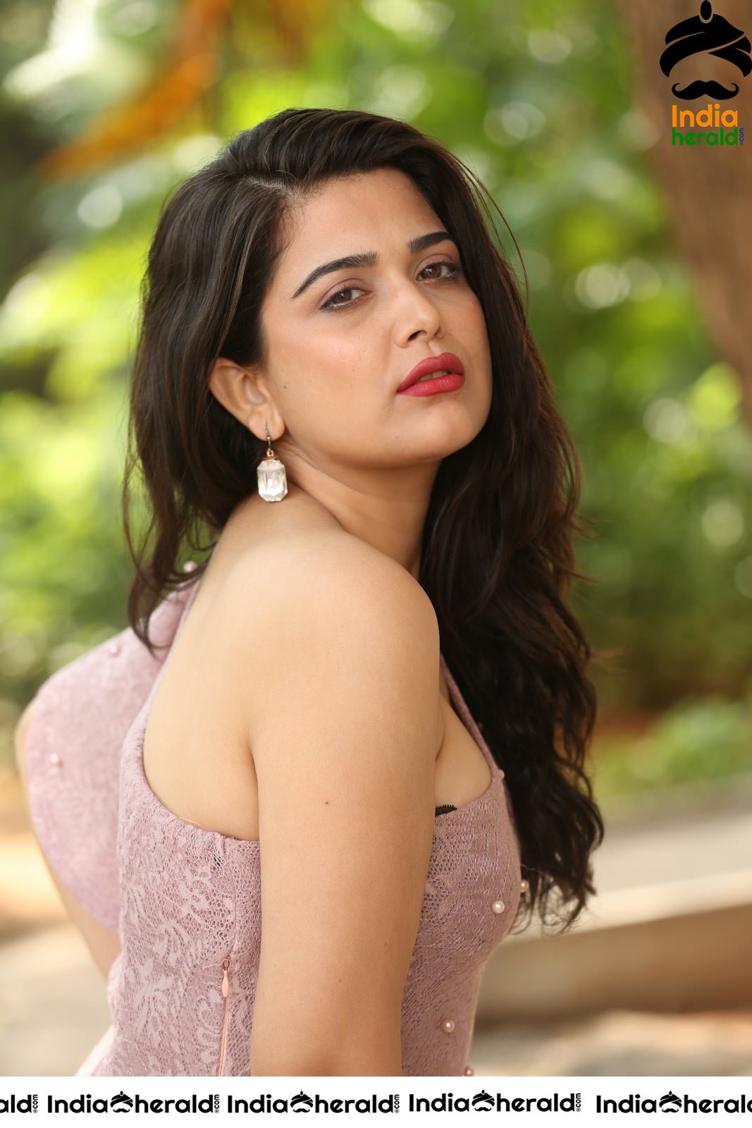 Ayesha Singh Alluring Hot Photos Set 1