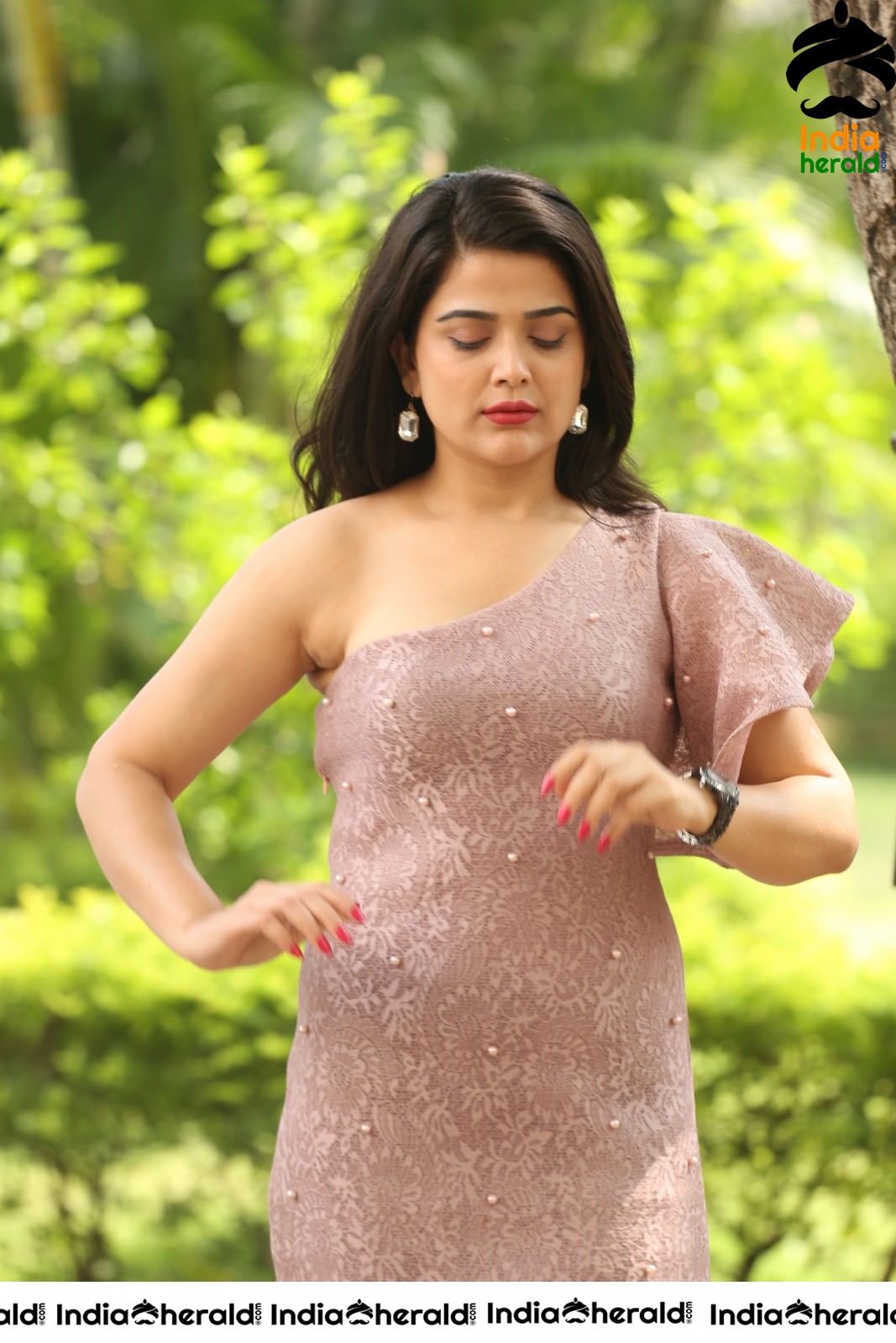 Ayesha Singh Alluring Hot Photos Set 2