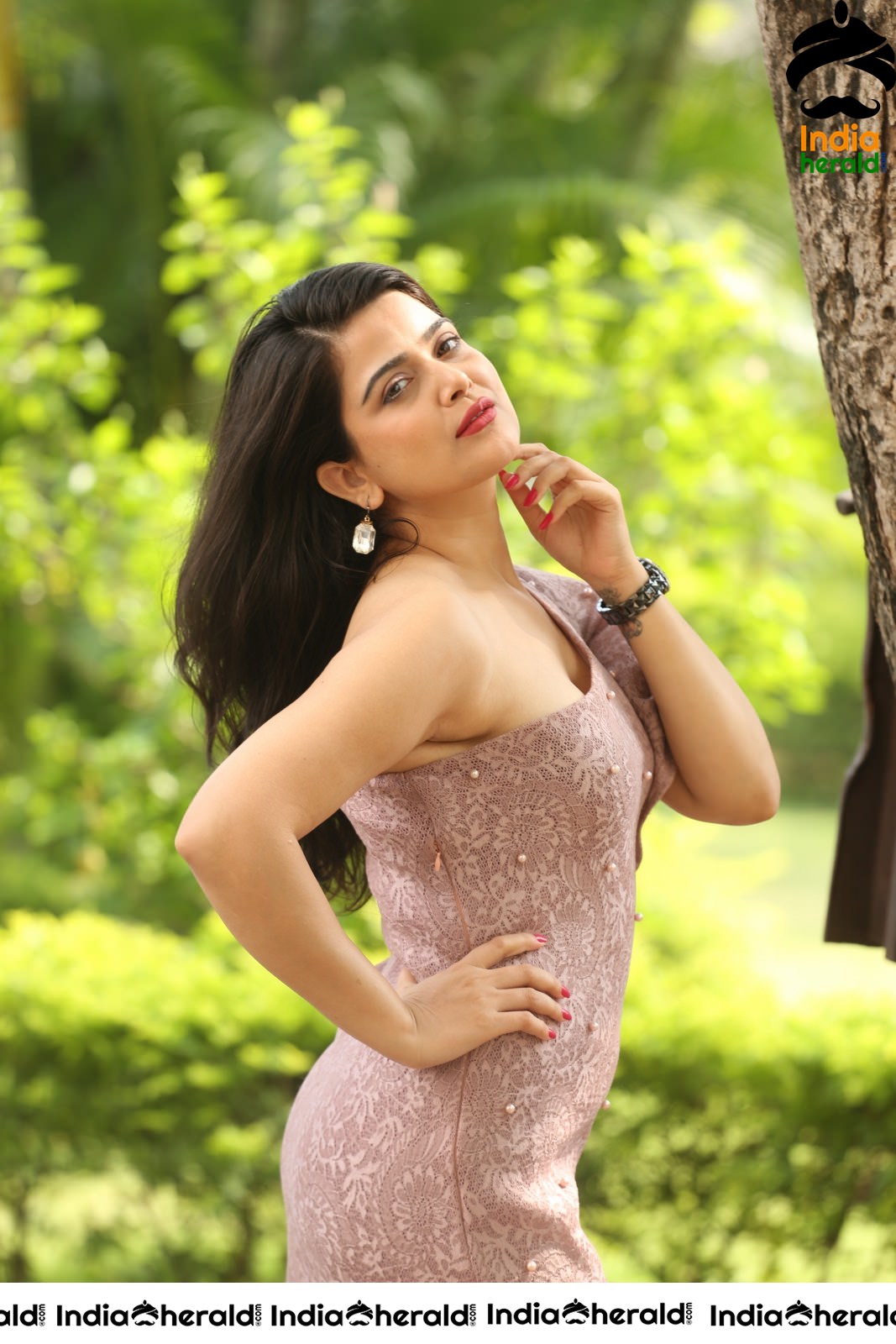Ayesha Singh Alluring Hot Photos Set 2