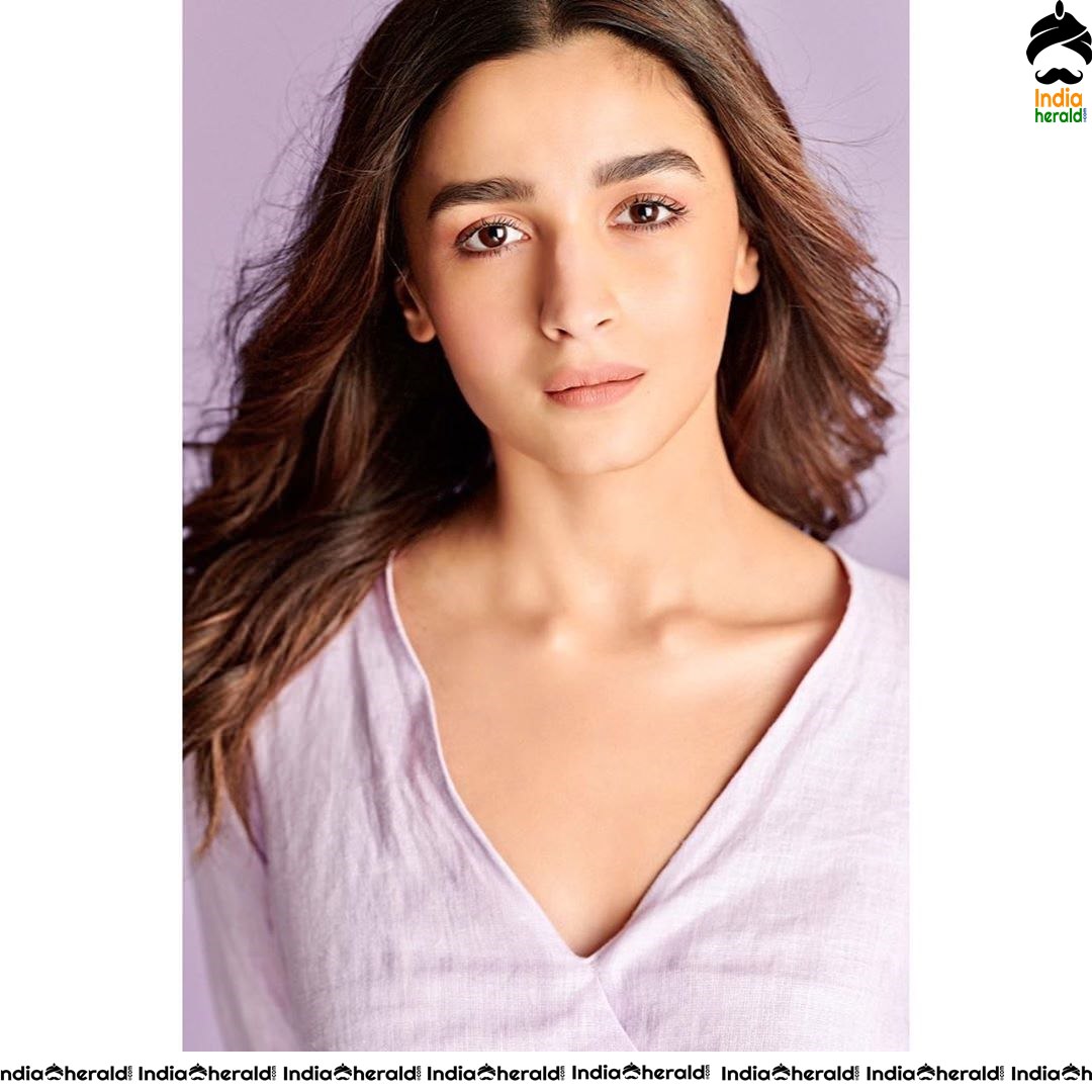 Beauteous Alia Bhatt Hot Photos Collection Set 1