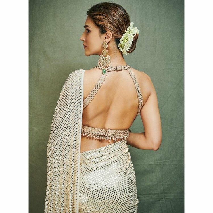 Beautiful Angel kriti sanon Latest Pictures