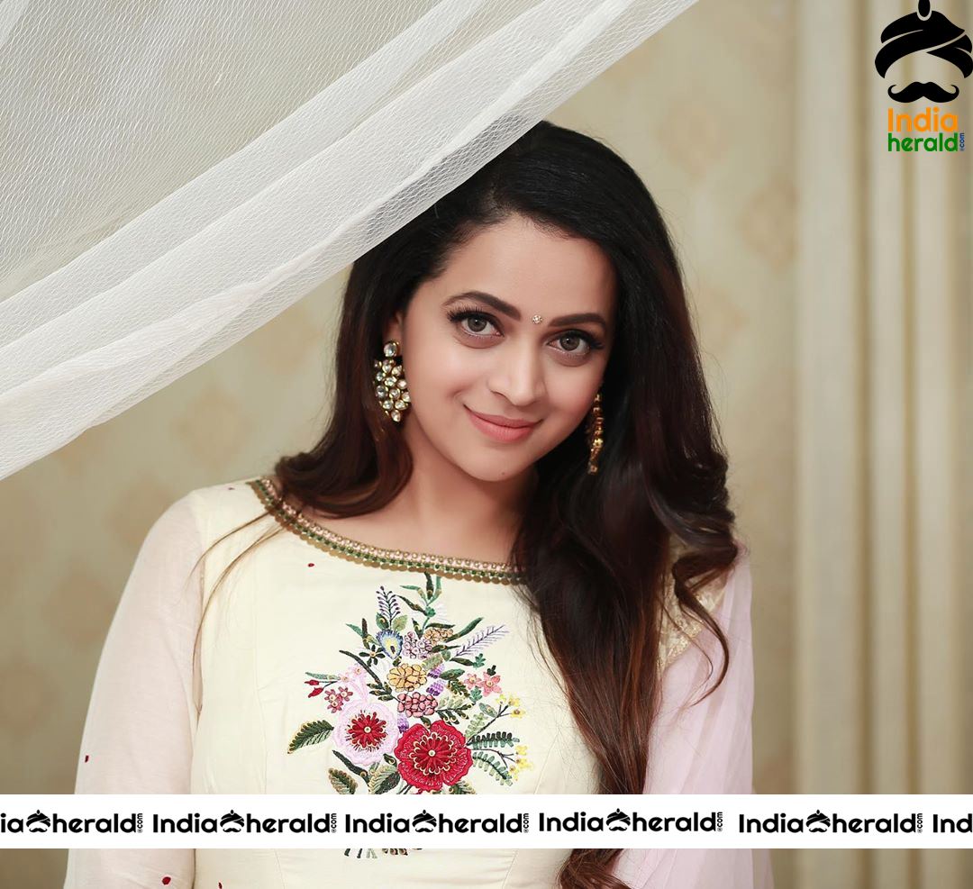 Bhavana Looking Elegant In White Photoshoot Set 1