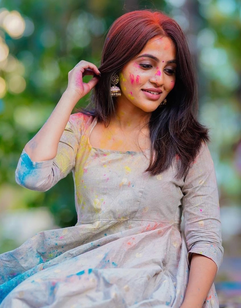 Bhavani Sre Seducing In Her Latest Photos