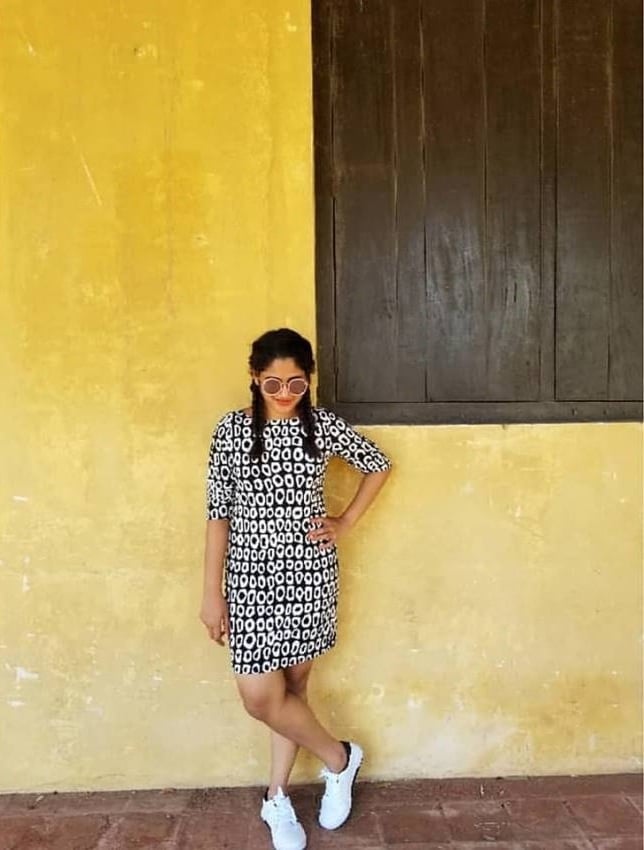 Bigg Boss Babe Losliya Unseen Rare Photos