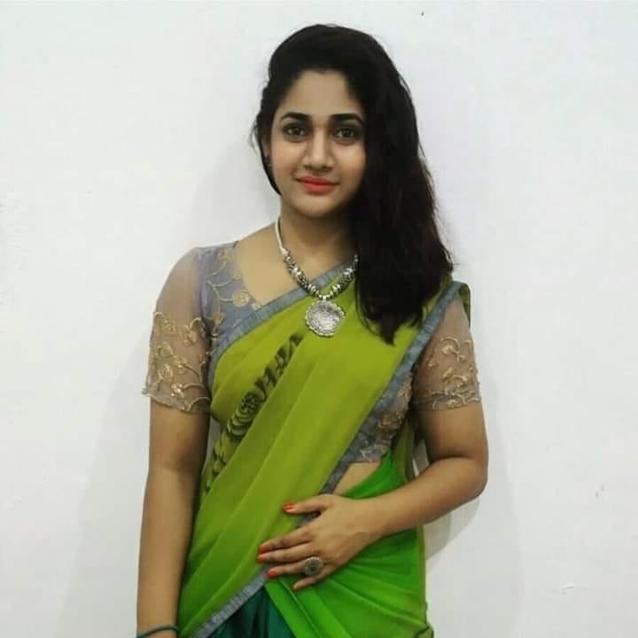 Bigg Boss Babe Losliya Unseen Rare Photos