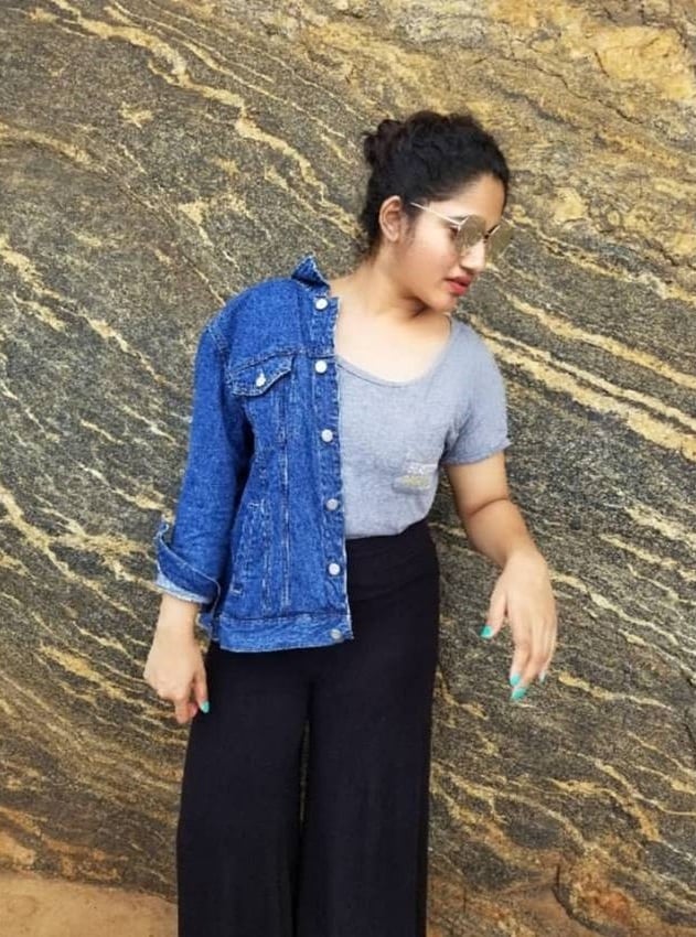 Bigg Boss Babe Losliya Unseen Rare Photos