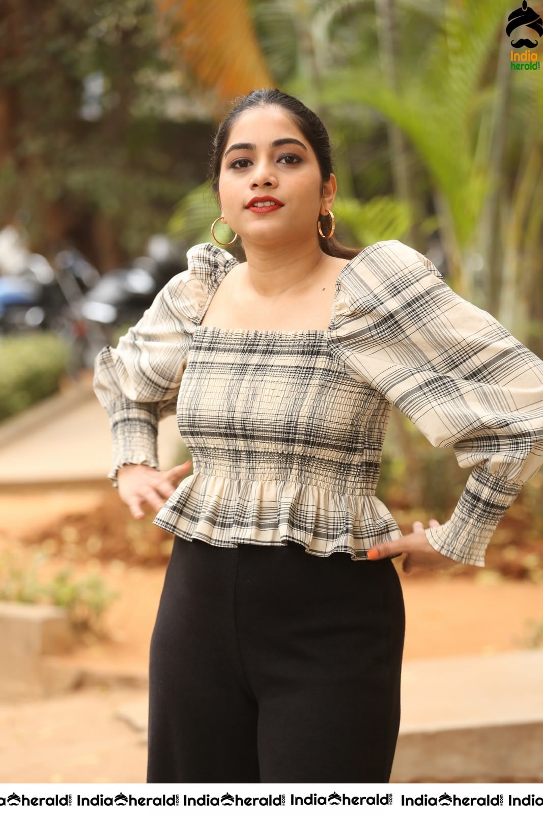 Bigg Boss Babe Punarnavi Bhupalam Latest Stills Set 2