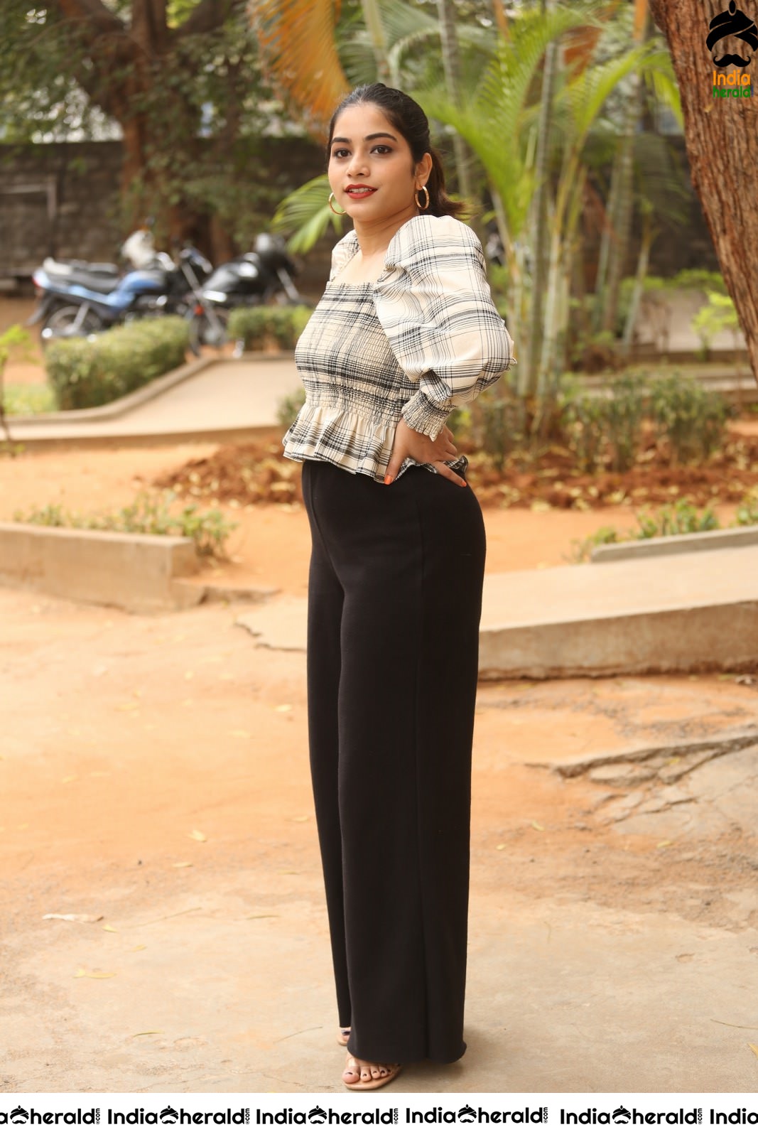 Bigg Boss Babe Punarnavi Bhupalam Latest Stills Set 2