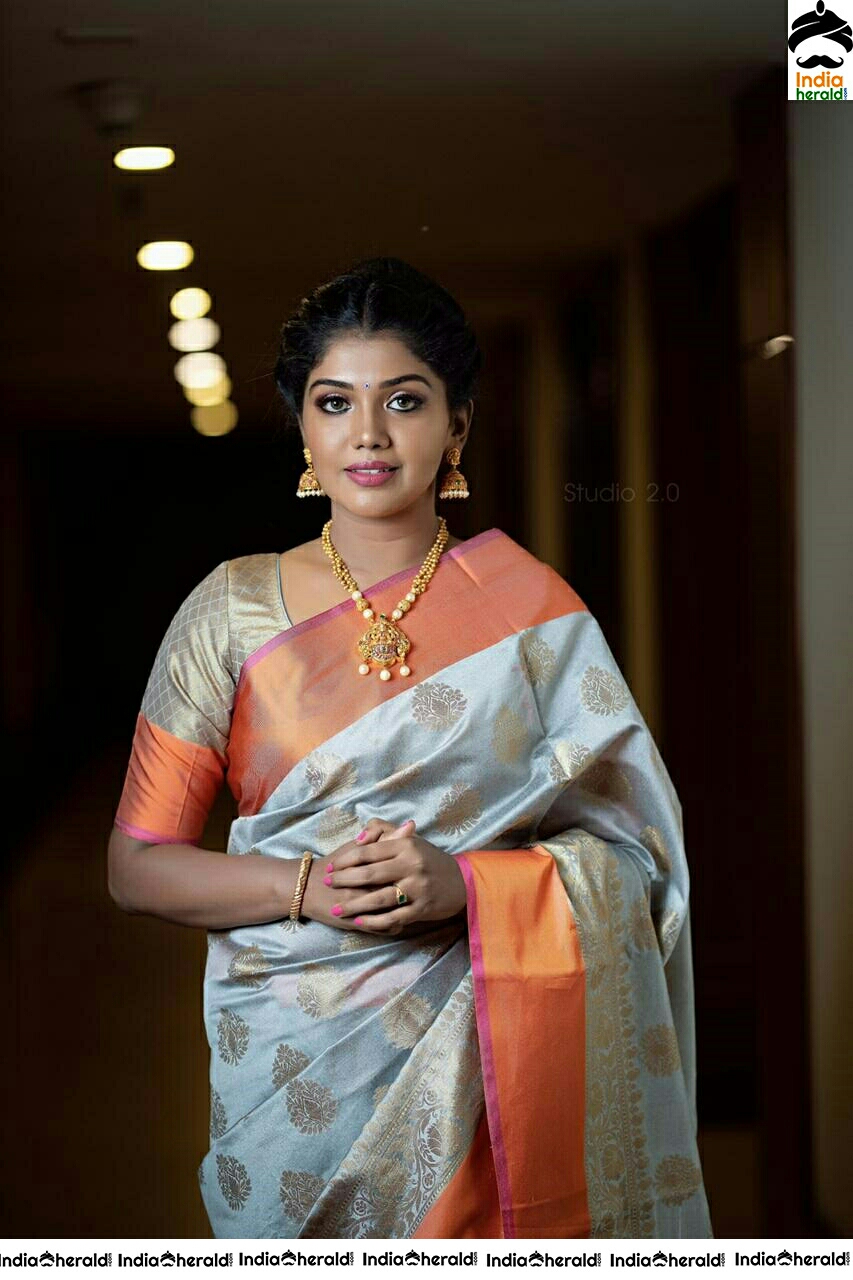 Bigg Boss Babe Riythvika Exclusive Photo Shoot Stills