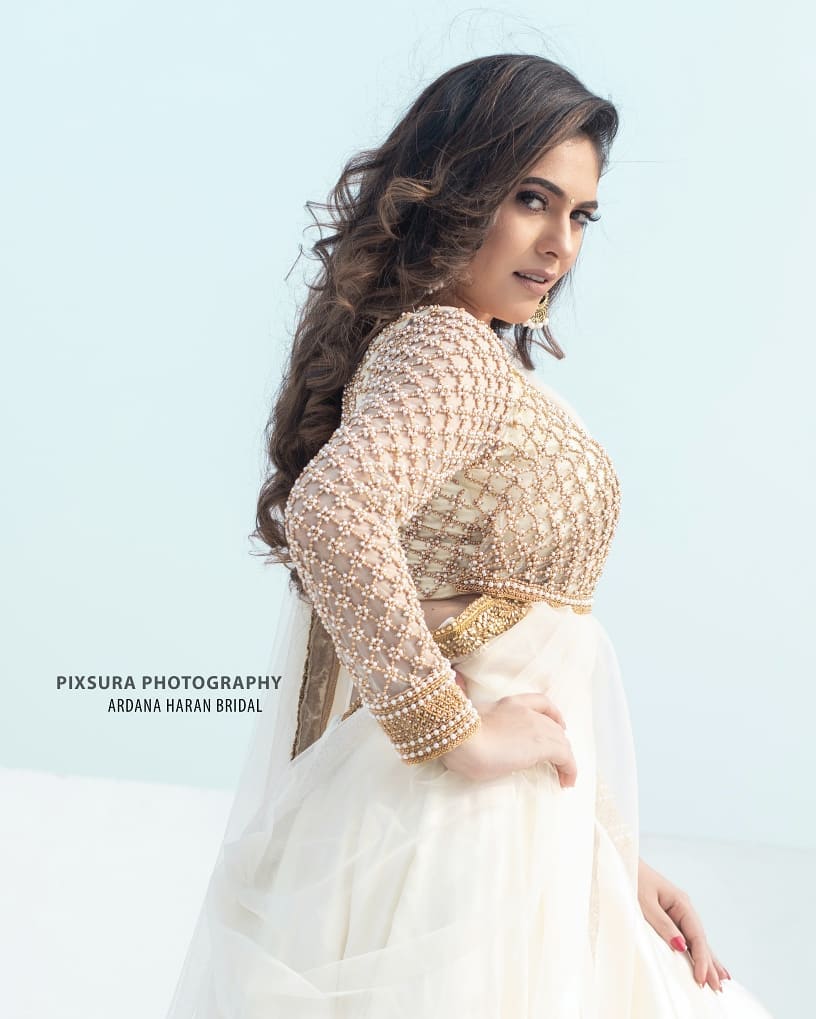 Bigg Boss Fame Sherin In Latest White Photoshoot