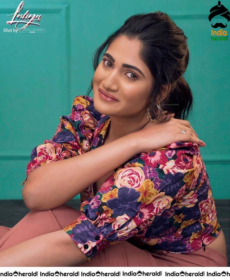 Bigg Boss Hot Chick Losliya Latest Photoshoot