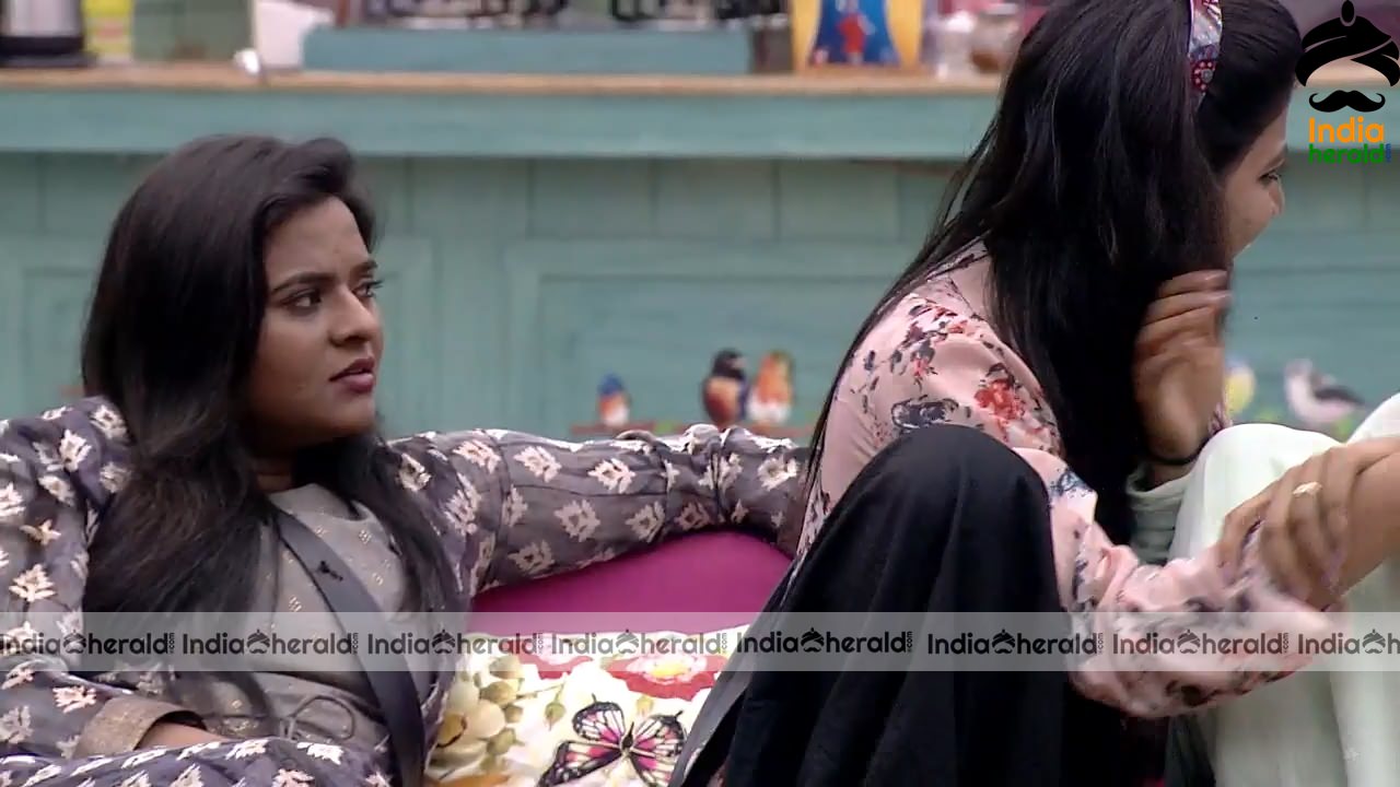 Bigg Boss Season 3 Telugu Day 22 Hot Stills Set 2