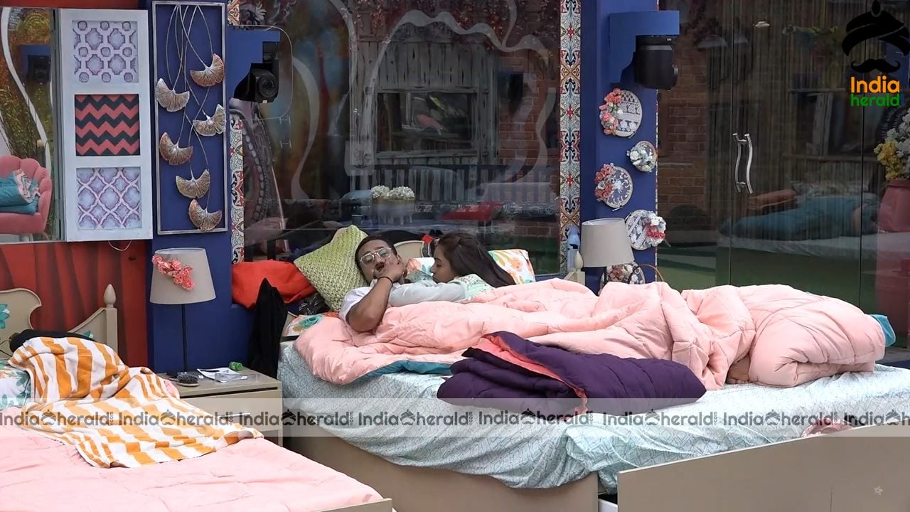 Bigg Boss Season 3 Telugu Day 22 Hot Stills Set 2