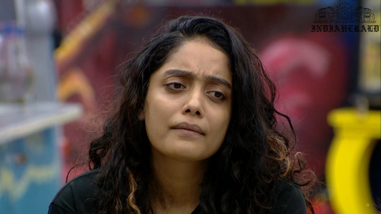 Bigg Boss Tamil Season 3 Day 22 Hot Stills Set 2