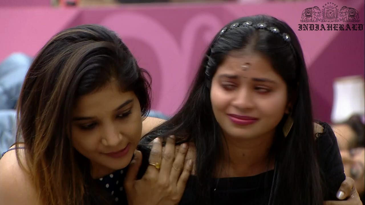 Bigg Boss Tamil Season 3 Day 22 Hot Stills Set 2