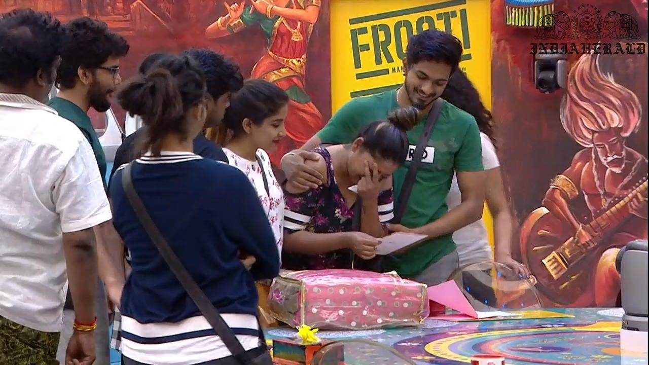 Bigg Boss Tamil Season 3 Day 30 Hot Stills Set 3