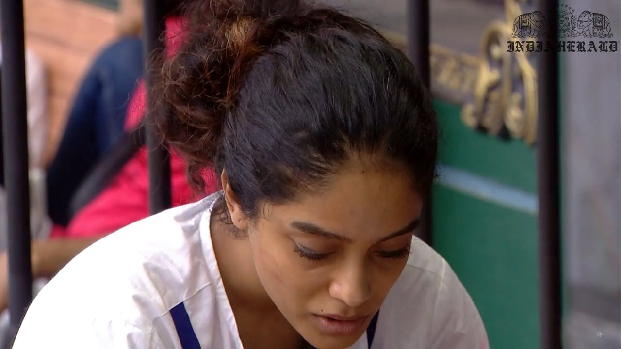 Bigg Boss Tamil Season 3 Day 34 Hot Stills Set 2