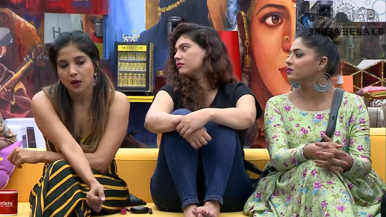 Bigg Boss Tamil Season 3 Day 40 Hot Stills Set 2