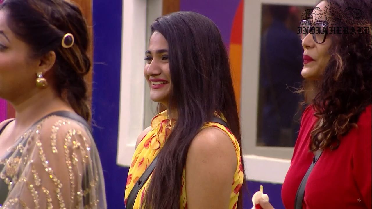 Bigg Boss Tamil Season 3 Day 41 Hot Stills Set 2