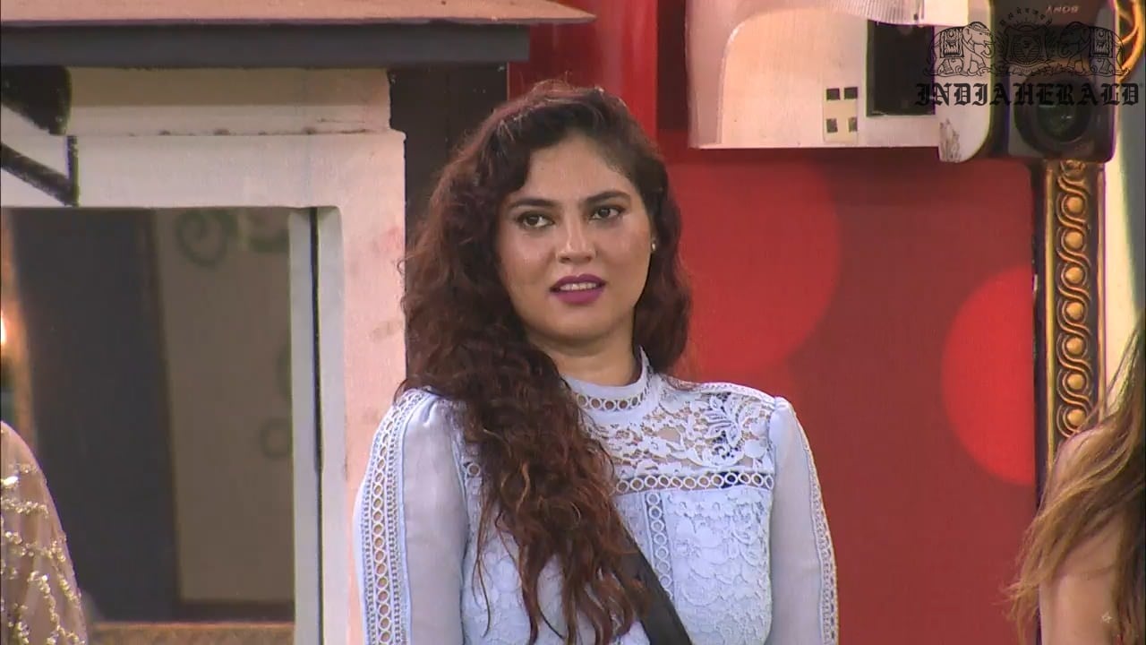 Bigg Boss Tamil Season 3 Day 41 Hot Stills Set 2